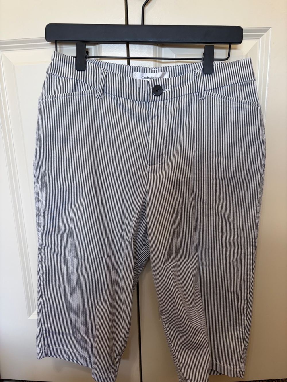 croft & barrow Navy and White Pinstripe Capris